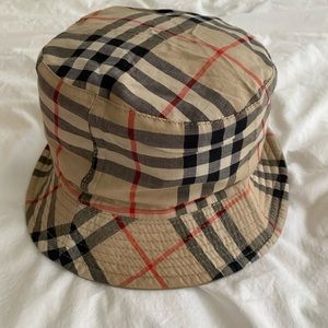SOLD!!!!!Burberry Nova Check Reversible Bucket Hat